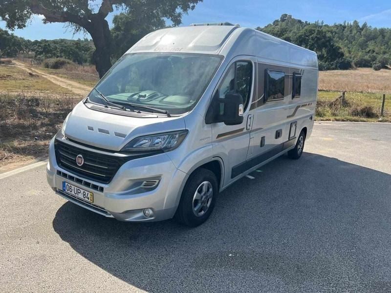 Cinzento Usado 2018 Fiat Ducato Van | € 58.000 - Imagem 1/4