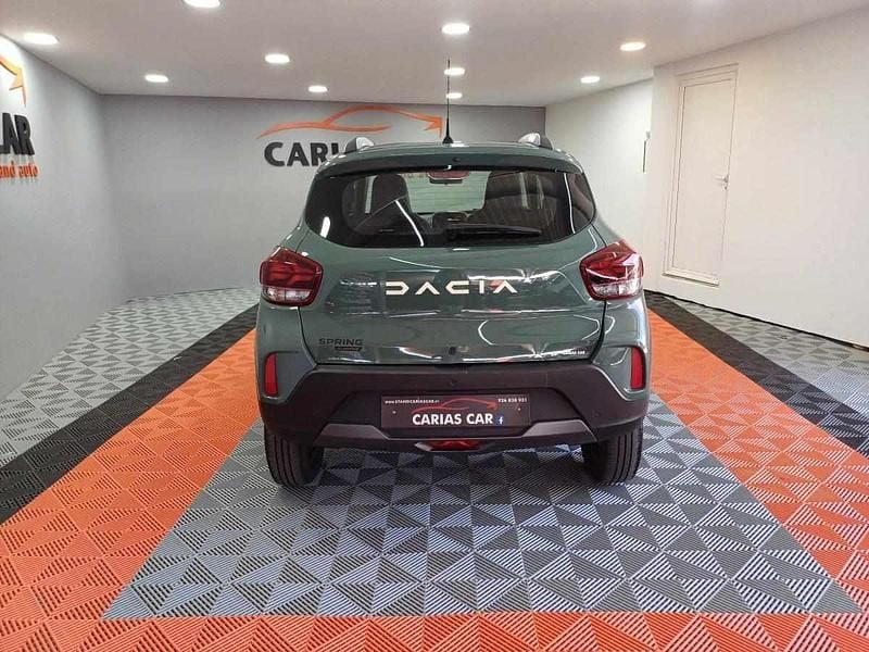 Usado Dacia Spring Expression 47 kW (65 HP) 2023 Verde Citadino