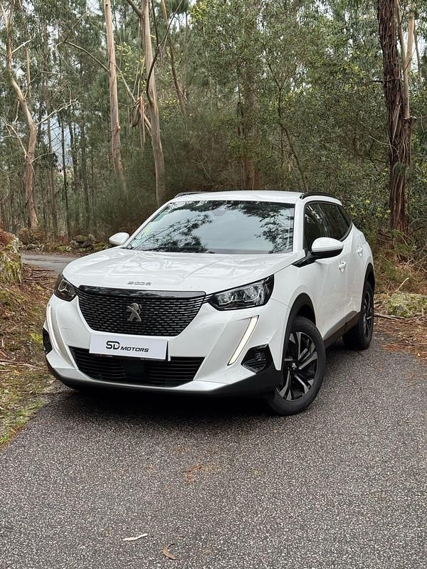 Branco Usado 2021 Peugeot 2008 Allure SUV | € 19.900 (Preço justo) - Imagem 1/4