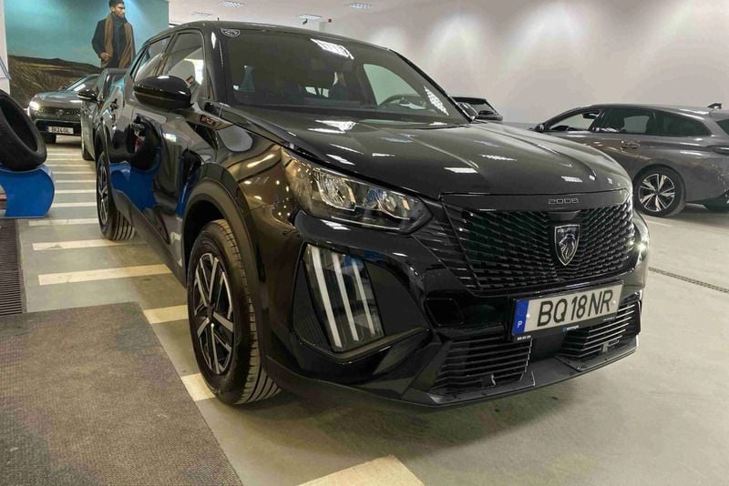 Preto Novo 2024 Peugeot 2008 Style SUV | € 26.100 (Preço justo) - Imagem 1/4