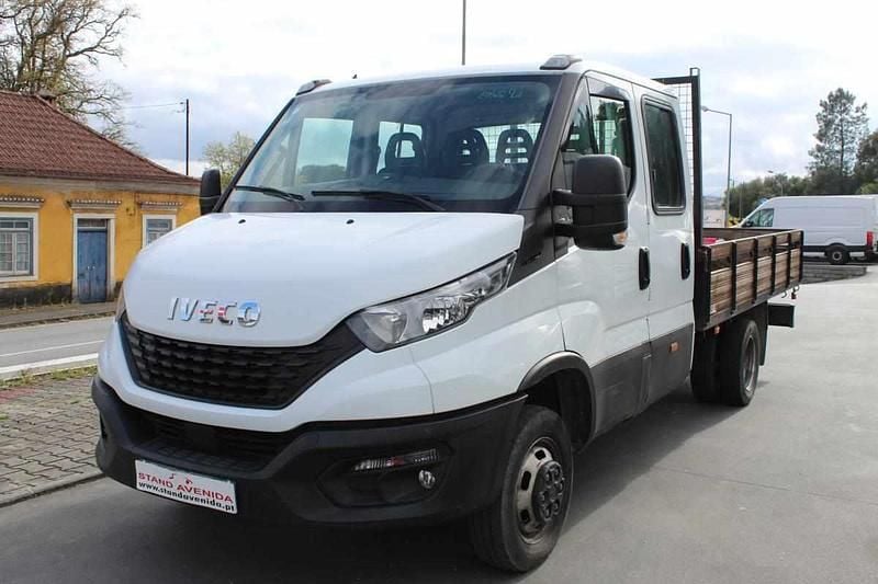Branco Usado 2021 Iveco Daily Carrinha | € 23.900 - Imagem 1/4