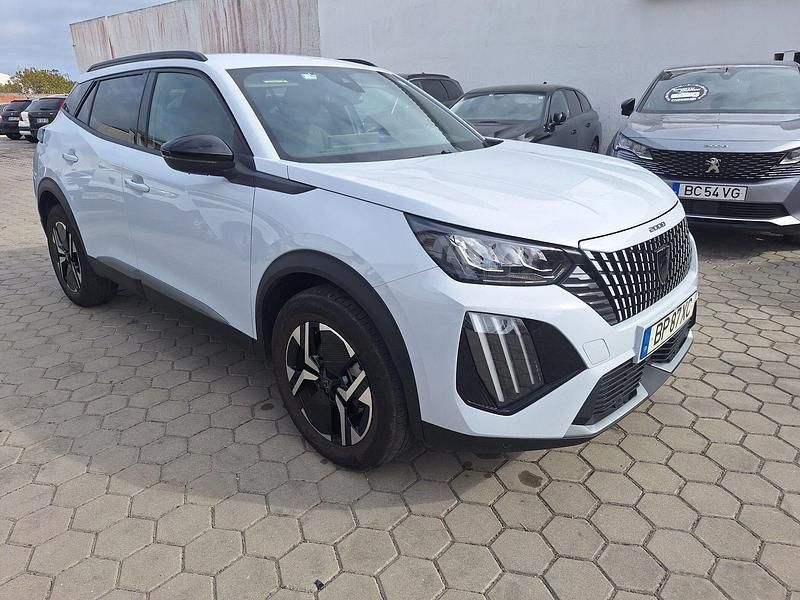 Branco Usado 2025 Peugeot 2008 Allure SUV | € 26.250 - Imagem 1/4