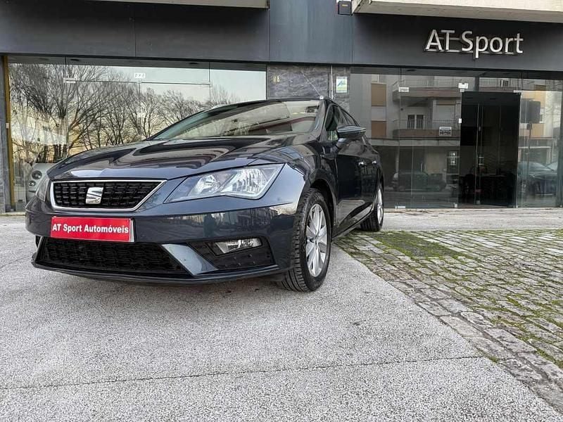 Usado Seat Leon ST 115 HP (84 kW) 2019 Cinzento Carrinha