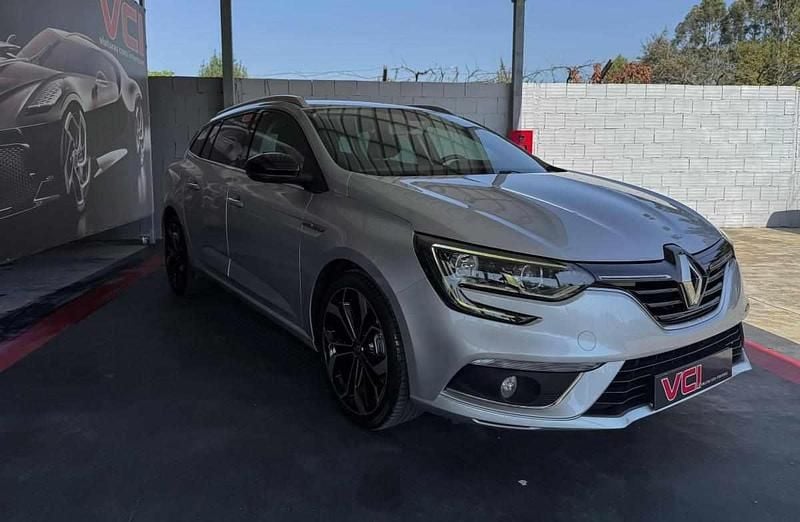 Usado Renault Mégane GrandTour 116 HP (85 kW) 2020 Cinzento Carrinha