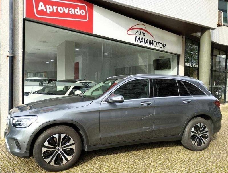 Cinzento Usado 2019 Mercedes GLC200 SUV | € 39.000 - Imagem 1/4