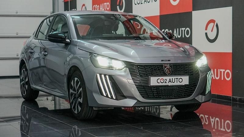 Cinzento Usado 2024 Peugeot 208 Active Citadino | € 17.900 (Preço justo) - Imagem 1/4