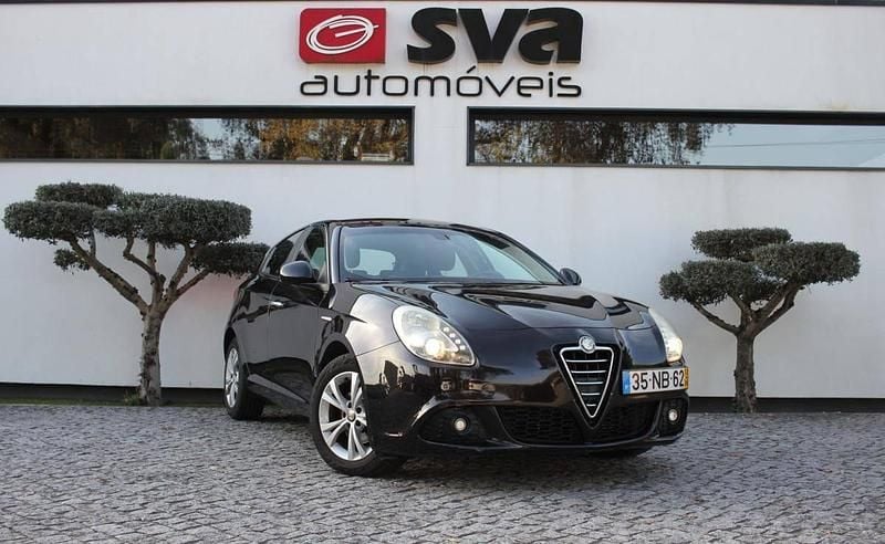 Preto Usado 2012 Alfa Romeo Giulietta Citadino | € 9.900 (Preço justo) - Imagem 1/4