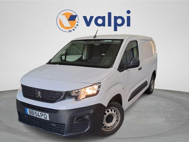Branco Usado 2023 Peugeot Partner Monovolume | € 18.950 (Preço justo) - Imagem 1/4