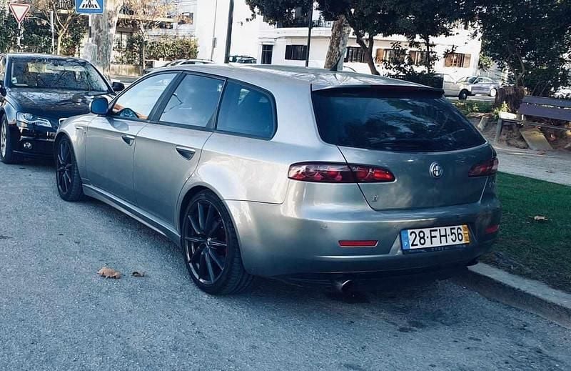 Usado Alfa Romeo 159 150 HP (110 kW) 2008 Cinzento Carrinha