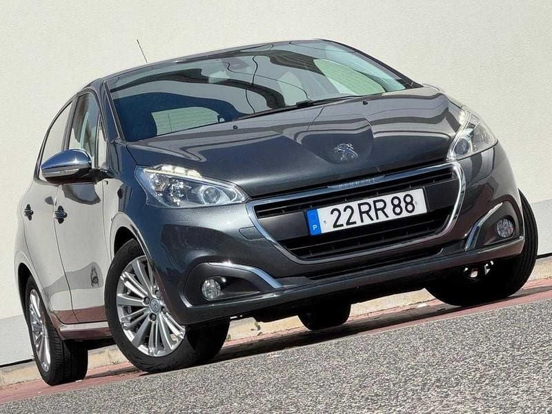 Cinzento Usado 2016 Peugeot 208 Citadino | € 10.900 (Preço justo) - Imagem 1/4