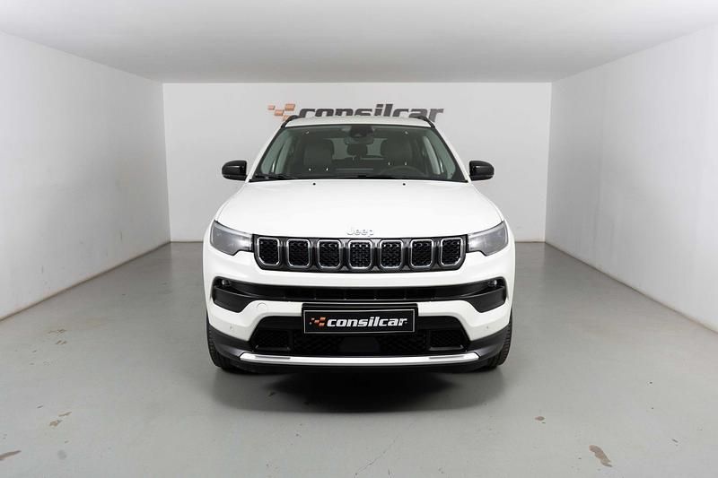 Branco Usado 2022 Jeep Compass Limited SUV | € 24.980 (Preço justo) - Imagem 1/4