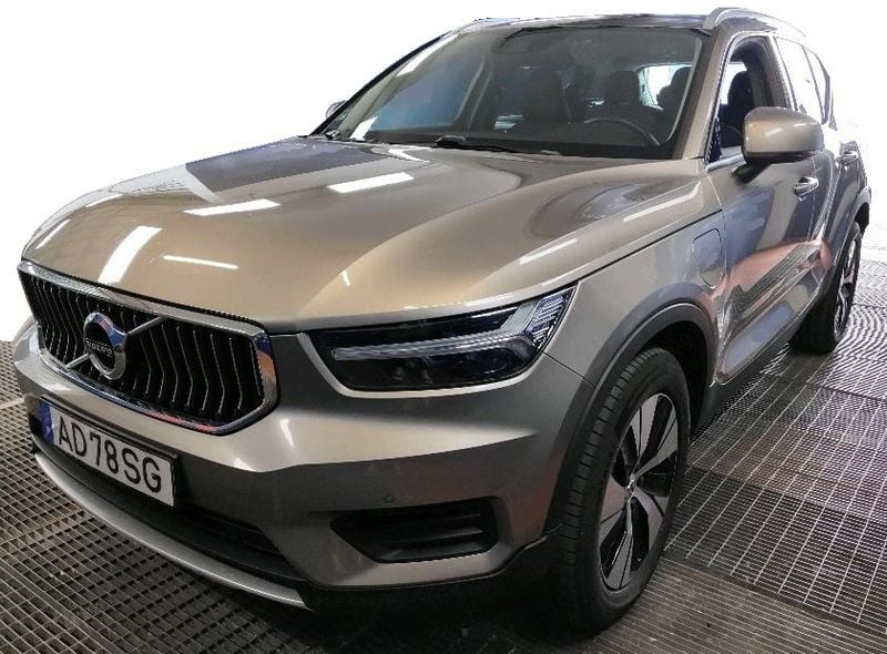 Cinzento Usado 2020 Volvo XC40 Inscription SUV | € 29.899 (Bom preço) - Imagem 1/4