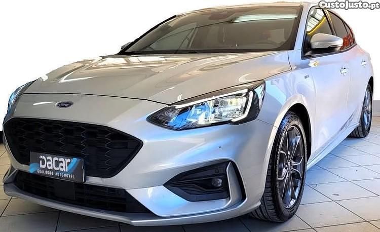 Cinza Usado 2022 Ford Focus ST-Line Citadino | € 17.799 (Preço justo) - Imagem 1/1