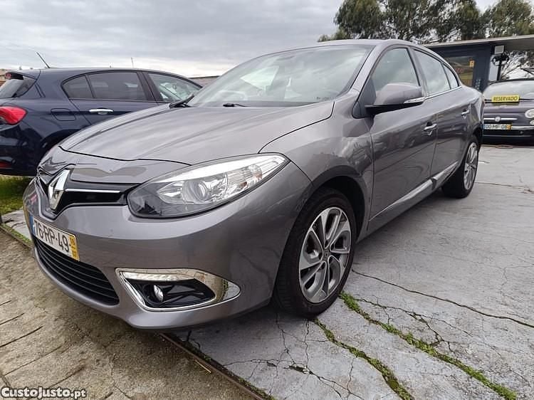 Cinza Usado 2016 Renault Fluence Sedan | € 10.990 - Imagem 1/1