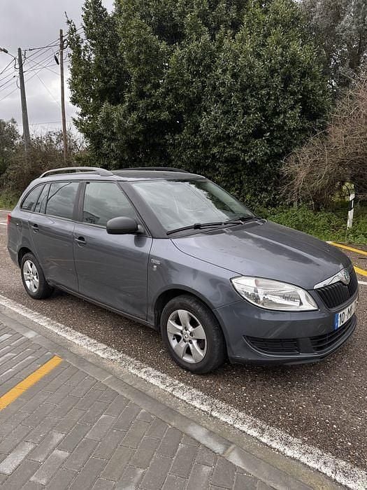 Usado 2011 Skoda Fabia Family Sedan | € 3.700 - Imagem 1/4