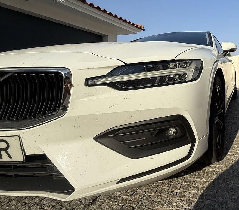 Usado 2021 Volvo V60 Plus Carrinha | € 21.000 - Imagem 1/4