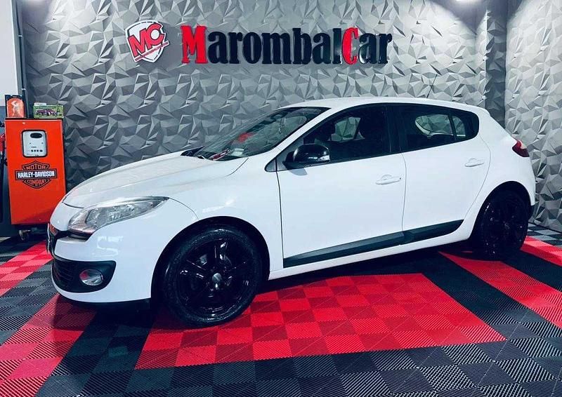 Branco Usado 2012 Renault Mégane III Dynamique | € 10.990 (Caro) - Imagem 1/4