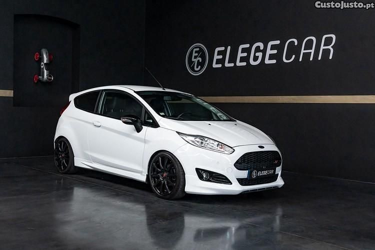 Branco Usado 2013 Ford Fiesta Sport Citadino | € 9.250 (Preço elevado) - Imagem 1/1