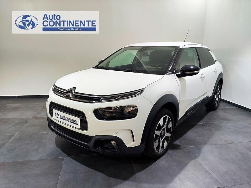 Branco Usado 2020 Citroën C4 PureTech | € 13.450 (Bom preço) - Imagem 1/4