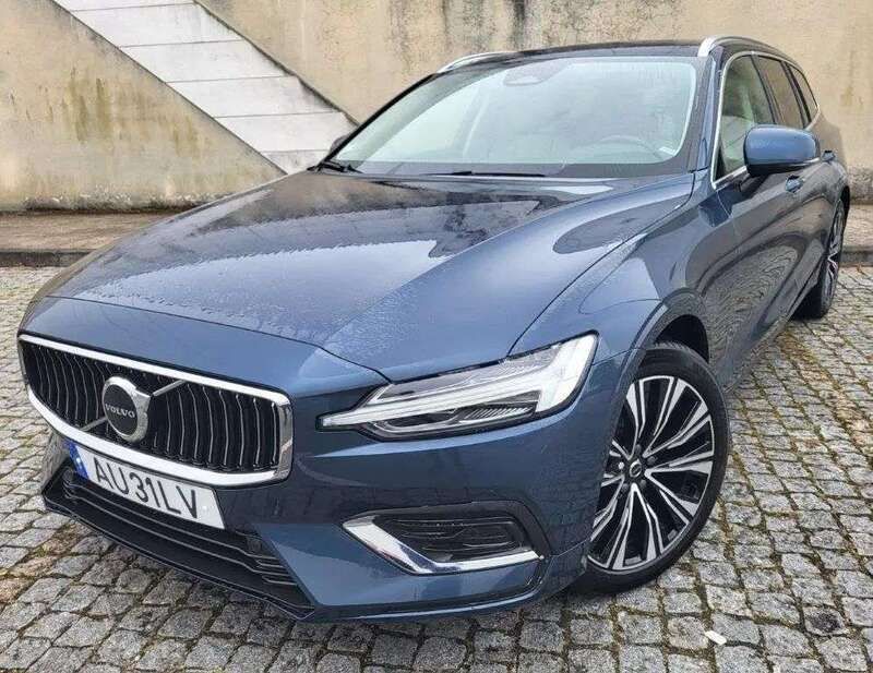 Azul Usado 2022 Volvo V60 Plus Carrinha | € 47.500 (Caro) - Imagem 1/4
