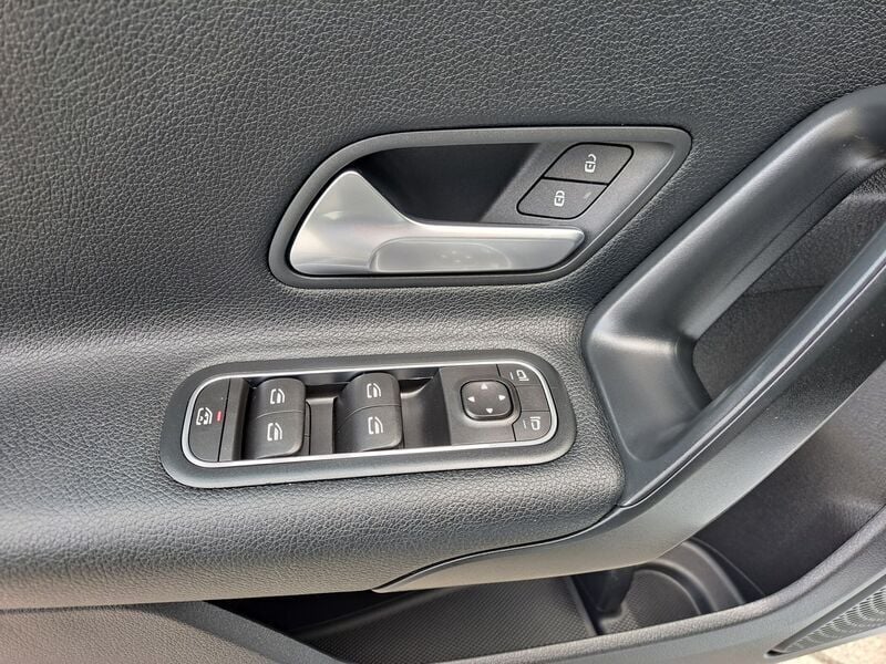 Usado Mercedes A160 Style 109 HP (80 kW) 2021 Branco Citadino