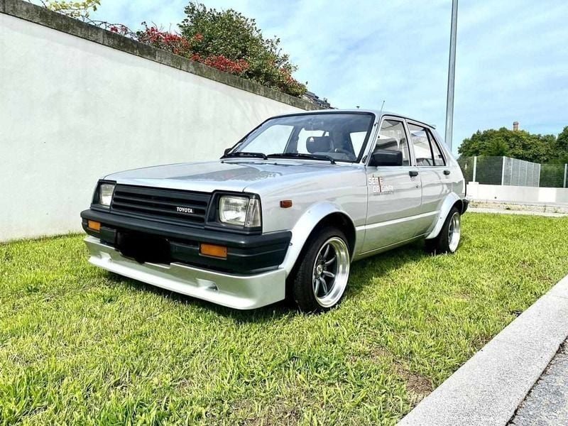 Cinzento Usado 1985 Toyota Starlet Citadino | € 19.950 - Imagem 1/4