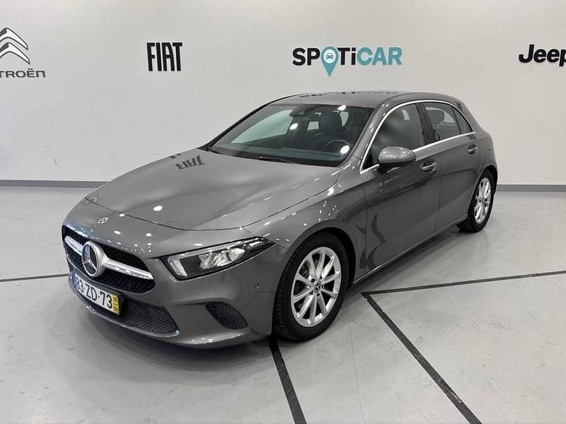 Cinza Usado 2019 Mercedes A200 Style | € 25.750 (Super Preço) - Imagem 1/4
