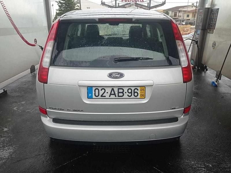 Usado Ford Focus 109 HP (80 kW) 2005 Cinzento Carrinha