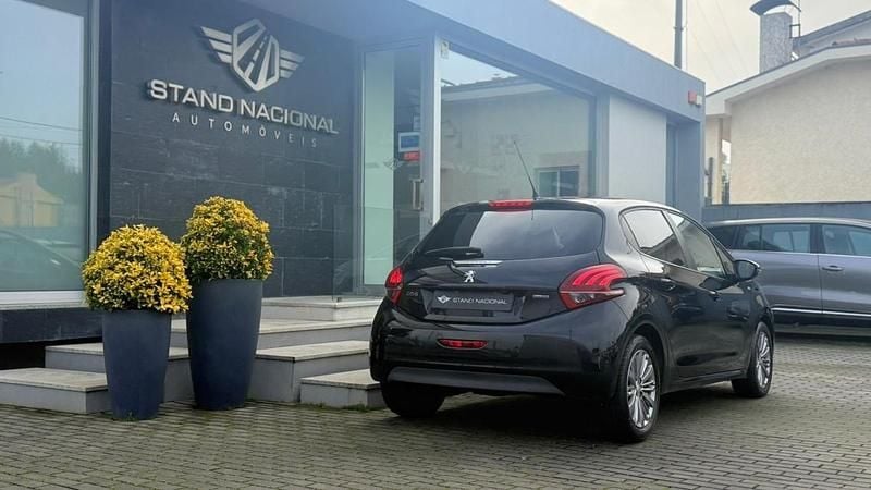 Usado Peugeot 208 Style 75 HP (55 kW) 2016 Preto Citadino