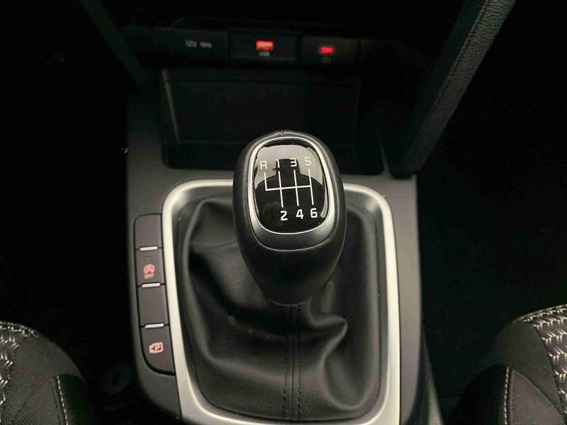 Usado Kia XCeed 100 HP (73 kW) 2025 Cinza SUV