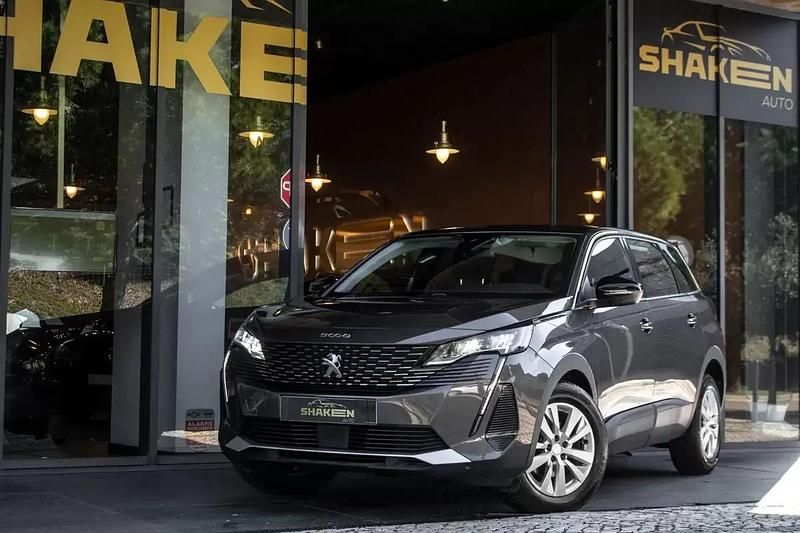 Usado Peugeot 5008 Active 130 HP (95 kW) 2022 Cinza antracite Monovolume