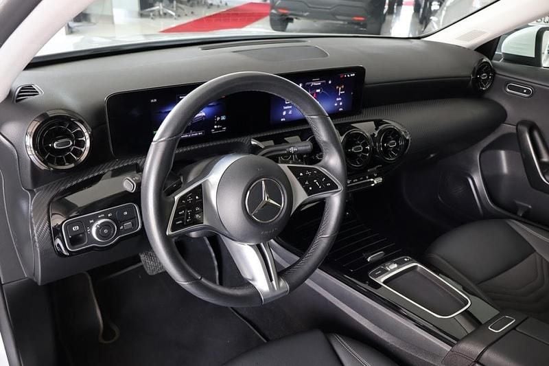 Usado Mercedes A250 218 HP (160 kW) 2024 Branco Sedan