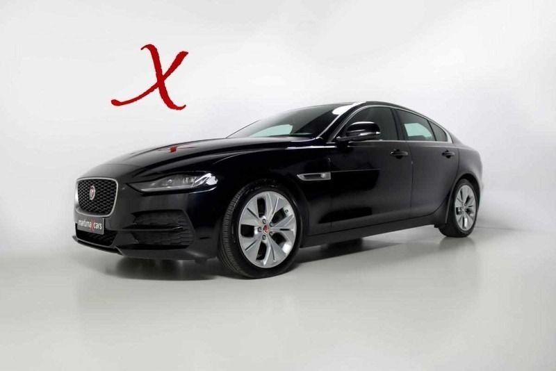 Preto Usado 2020 Jaguar XE S Sedan | € 29.900 - Imagem 1/4
