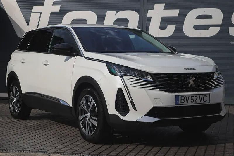 Usado Peugeot 5008 Allure 130 HP (95 kW) 2022 Branco Monovolume