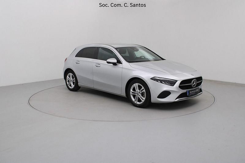 Cinza Usado 2023 Mercedes A200 Progressive Sedan | € 30.490 (Preço elevado) - Imagem 1/4