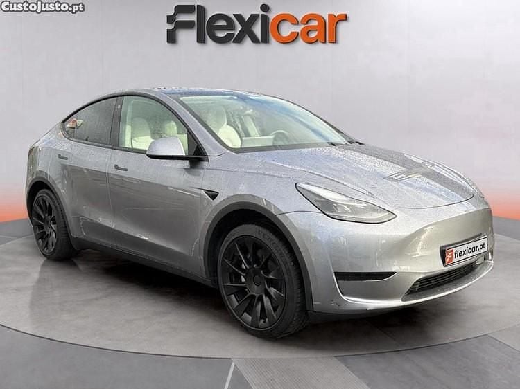 Cinza Usado 2024 Tesla Model Y Long Range RWD SUV | € 44.990 (Preço elevado) - Imagem 1/1