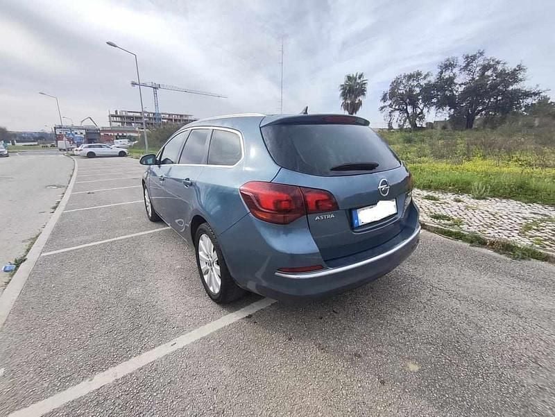 Usado Opel Astra 110 HP (80 kW) 2016 Azul Carrinha
