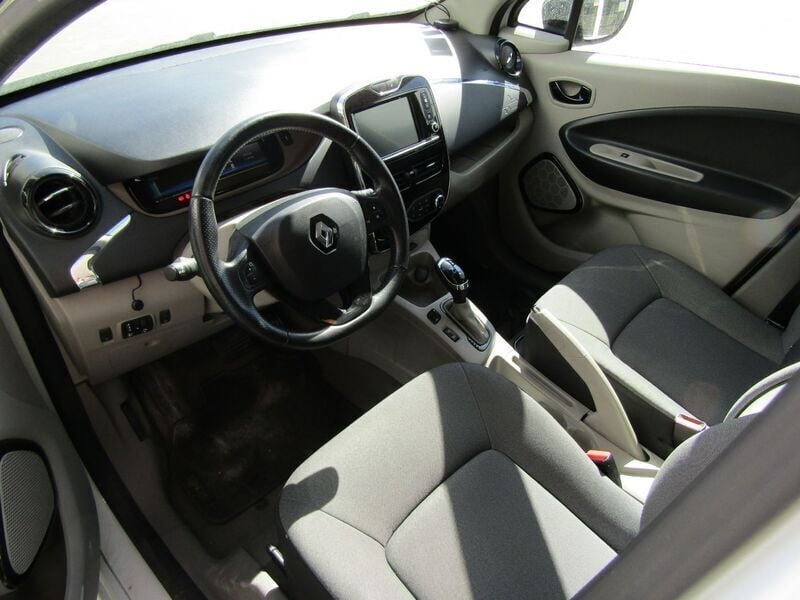 Usado Renault Zoe Intens 64 kW (88 HP) 2017 Branco Citadino