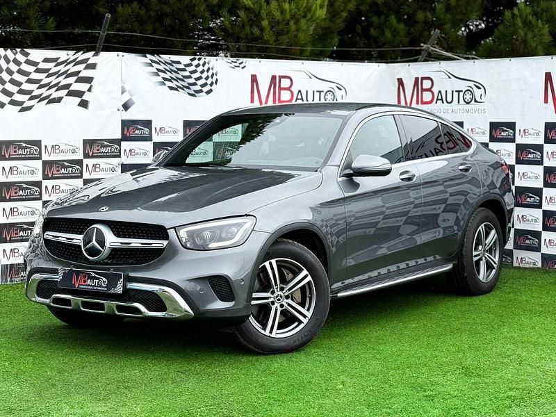 Cinza Usado 2020 Mercedes GLC200 Edition SUV | € 43.500 - Imagem 1/4