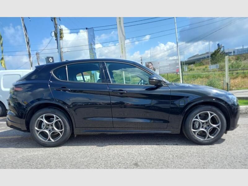 Usado Alfa Romeo Stelvio 210 HP (154 kW) 2025 Preto SUV
