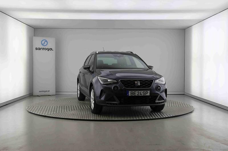 Cinzento Usado 2023 Seat Arona FR SUV | € 20.490 (Preço justo) - Imagem 1/4