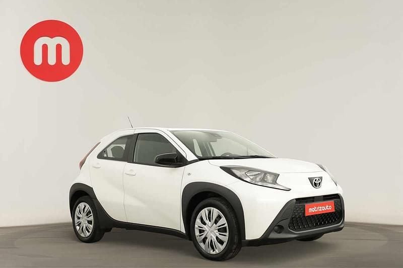 Branco Usado 2023 Toyota Aygo X Pulse SUV | € 17.499 (Preço justo) - Imagem 1/4