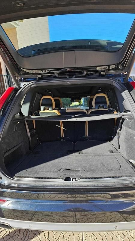 Preto Usado 2017 Volvo XC90 SUV | € 28.500 - Imagem 1/4