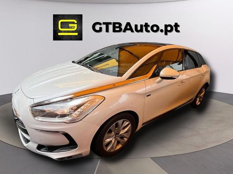 Branco Usado 2012 Citroën DS5 Citadino | € 12.499 (Preço justo) - Imagem 1/4