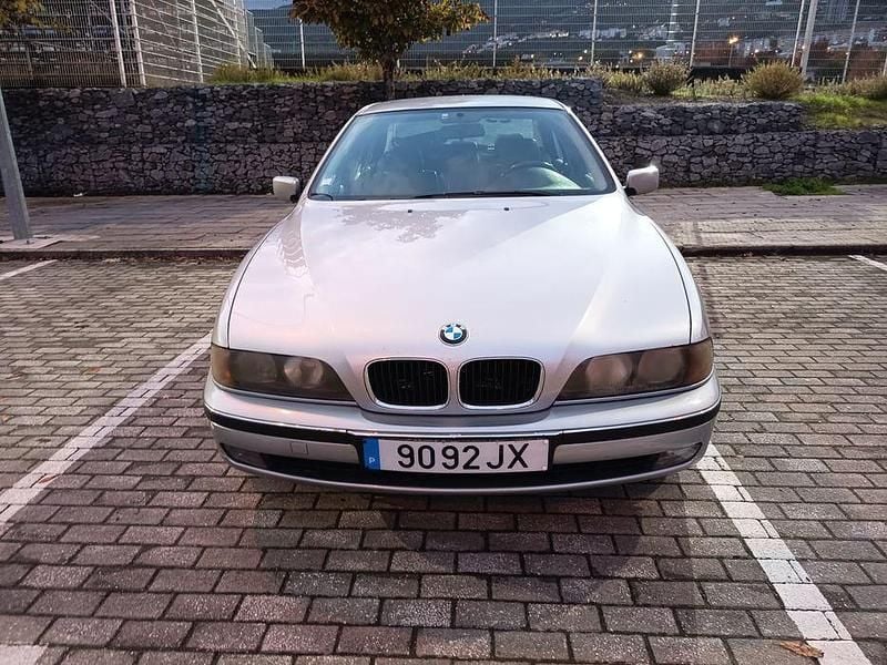 Usado 1998 BMW 525 Sedan | € 2.600 - Imagem 1/4