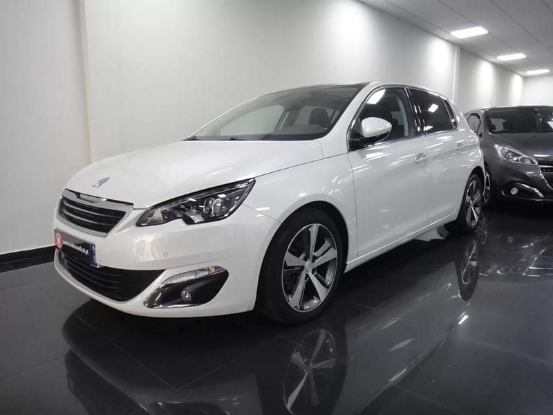 Branco Usado 2016 Peugeot 308 Allure | € 10.990 (Preço justo) - Imagem 1/4