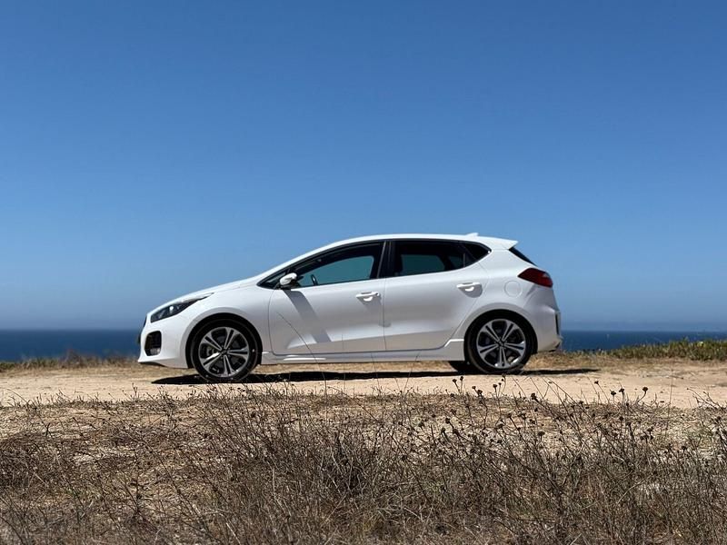 Usado Kia Ceed GT GT-Line 120 HP (88 kW) 2017 Branco