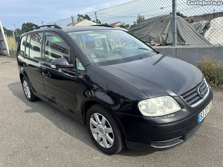 Preto Usado 2004 VW Touran Monovolume | € 4.750 - Imagem 1/1