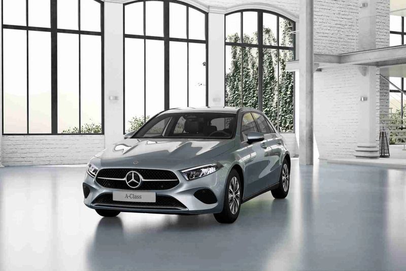 Cinzento Novo 2025 Mercedes A200 Citadino | € 44.425 (Preço justo) - Imagem 1/4