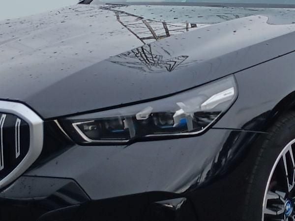 Usado BMW 530 299 HP (219 kW) 2025 Preto Sedan